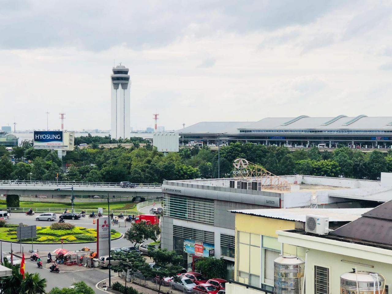 Doha 1 Hotel Saigon Airport Хошимін Екстер'єр фото